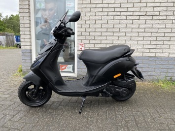 NETTE PIAGGIO ZIP SP 45 4T MAT BLACK BROM BJ2020 9000KM 