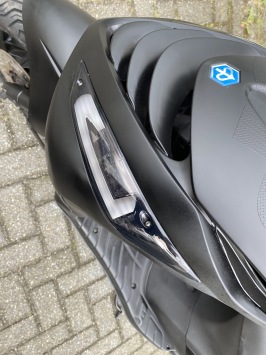 LEUKE PIAGGIO ZIP SP 45 4T MAT BLACK BROM BJ2020 10.000KM