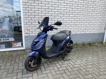 GAVE PIAGGIO ZIP SP 45 BROM 4-TAKT MIDNIGHT BLEU BJ2022 9.000KM