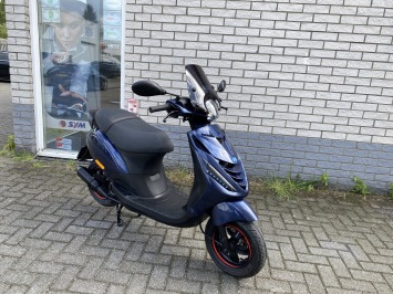 GAVE PIAGGIO ZIP SP 45 BROM 4-TAKT MIDNIGHT BLEU BJ2022 9.000KM