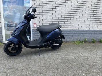 GAVE PIAGGIO ZIP SP 45KM BROM 4T MIDNIGHT BLEU BJ2016 7000KM