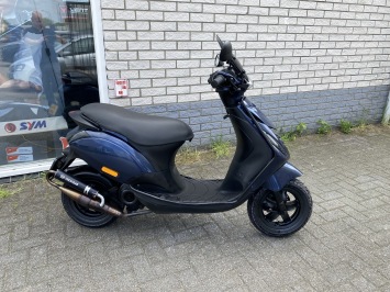 GAVE PIAGGIO ZIP SP 45KM BROM 4T MIDNIGHT BLEU BJ2016 7000KM