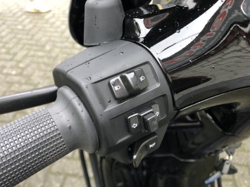 SPECIAL VESPA SPRINT S BLACK ON BLACK FULL OPTIONS BJ2025 0KM