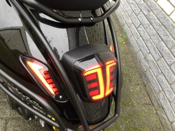 SPECIAL VESPA SPRINT S BLACK ON BLACK FULL OPTIONS BJ2023 0KM