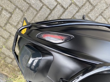 GAVE VESPA SPRINT S 45KM 4-TAKT BROM MAT BLACK 8.000KM BJ2021