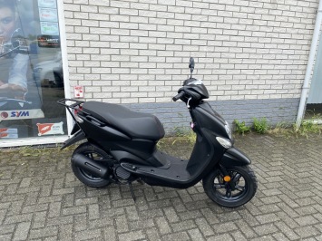 MOOIE YAMAHA NEO,S BROM 45KM MAT BLACK 4-TAKT BJ2014 8000KM