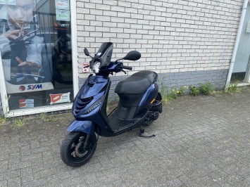 LEUKE PIAGGIO ZIP SP 45KM 4-T BROM MIDNIGHT BLEU BJ2012 8000KM