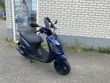 LEUKE PIAGGIO ZIP SP 45KM 4-T BROM MIDNIGHT BLEU BJ2012 8000KM
