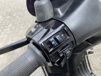 DIKKE VESPA SPRINT S 45KM 4-TAKT BROM MAT BLACK 8000KM BJ2019 vol optie