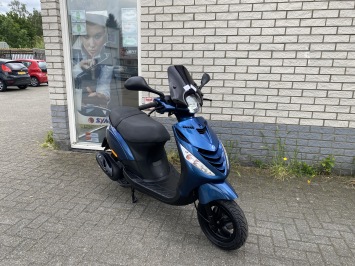 DIKKE PIAGGIO ZIP SP 45KM BROM BMW BLAUW BJ2015 8000KM