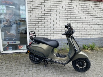 DIKKE VESPA SPRINT S 45KM BROM MISTY PEARL GREEN BJ2021 8000KM