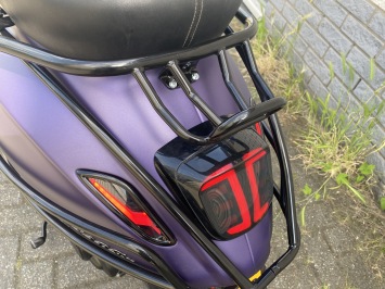 DIKKE VESPA SPRINT S 45KM BROM MAT PAARS BJ2021 9000KM
