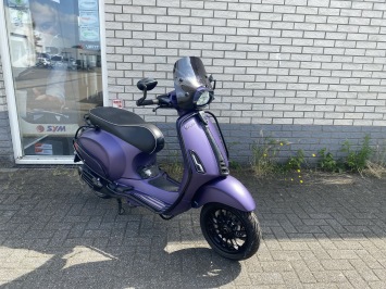 DIKKE VESPA SPRINT S 45KM BROM MAT PAARS BJ2021 9000KM
