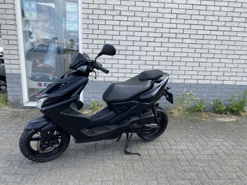 MOOIE YAMAHA AEROX R 45KM BROM MAT BLACK BJ2019 