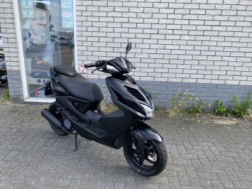 MOOIE YAMAHA AEROX R 45KM BROM MAT BLACK BJ2019 
