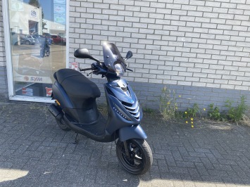 2-takt PIAGGIO ZIP SP LINE 45KM BROM MAT MIDNIGHT BLEU BJ2010 7000KM 1E EIGENAAR 