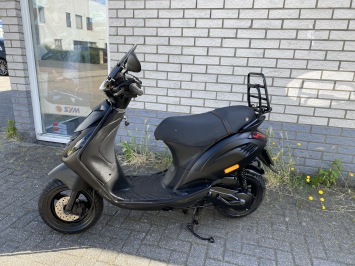2-TAKT 70CC PIAGGIO ZIP SP LINE 45KM BROM MAT BLACK YASUNI BJ2016 6000KM