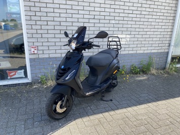 2-TAKT 70CC PIAGGIO ZIP SP LINE 45KM BROM MAT BLACK YASUNI BJ2016 6000KM