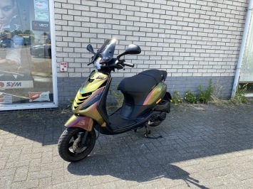 JONGE PIAGGIO ZIP SP 45 4-TAKT MAT PURPLE CAMELEON BROM BJ2024 1500KM