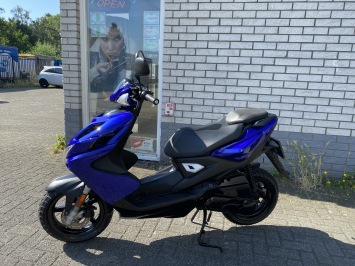 DIKKE YAMAHA AEROX R 4-TAKT 45KM RACING BLEU BJ2016 9000KM