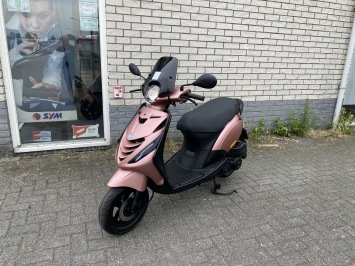 HELE JONGE PIAGGIO ZIP SP 45 4-TAKT MAT ROSE GOLD BROM BJ2024 8000KM