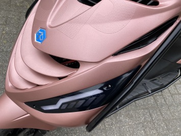 HELE JONGE PIAGGIO ZIP SP 45 4-TAKT MAT ROSE GOLD BROM BJ2024 8000KM