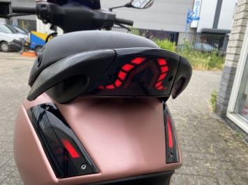 HELE JONGE PIAGGIO ZIP SP 45 4-TAKT MAT ROSE GOLD BROM BJ2024 8000KM