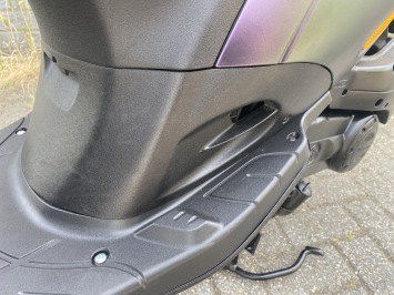 DIKKE PIAGGIO ZIP SP 45KM BROM MAT DRAGON CAMELEON BJ2021 6000KM