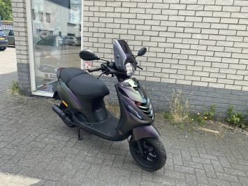 DIKKE PIAGGIO ZIP SP 45KM BROM MAT DRAGON CAMELEON BJ2021 6000KM