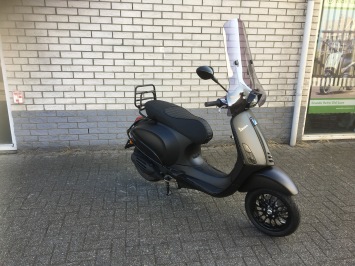 NIEUWE VESPA SPRINT S MAT ZWART NOTTE  SPECIAL SNOR 25KM 0KM