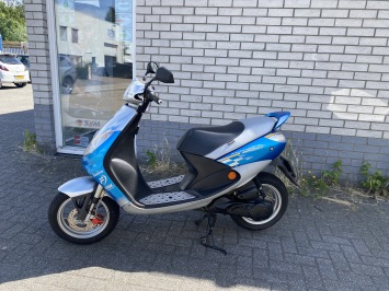 ALS NIEUWE PEUGEOT VIVACITY 2-takt MOTORSPORT bj2007 8000km