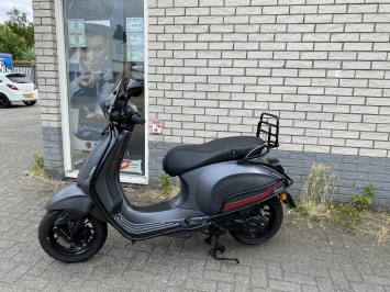 GAVE VESPA SPRINT S 45KM BROM MAT GREY BJ2021 7000KM 4-TAKT