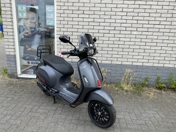 GAVE VESPA SPRINT S 45KM BROM MAT GREY BJ2021 7000KM 4-TAKT