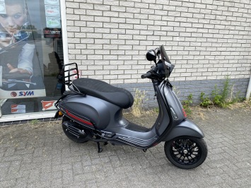 GAVE VESPA SPRINT S 45KM BROM MAT GREY BJ2021 7000KM 4-TAKT