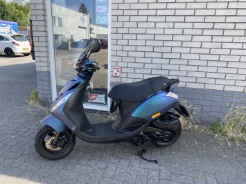 GAVE PIAGGIO ZIP SP 45KM BROM MAT CAMELEON BJ2017 11000KM