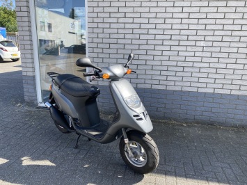 ZO GOED ALS NIEUWE PIAGGIO PUCH TYPHOON XR 2-TAKT MAT GRIJS 1600KM BJ2002