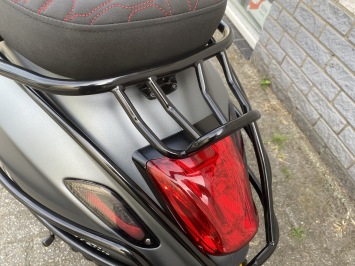 DIKKE VESPA SPRINT S 45KM BROM MAT GRIJS BJ2020 9.000KM 4-TAKT