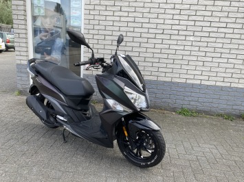 JONGE SYM JET 14 BROM 45KM 4-TAKT MAT CAMELEON SPECIAL BJ2024 8000KM