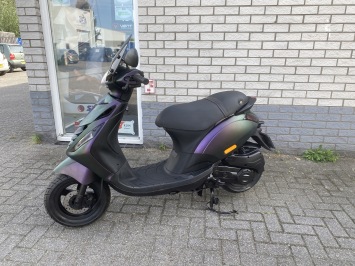 GAVE PIAGGIO ZIP SP 45 4-TAKT MAT DRAGON BROM BJ2022 5000KM