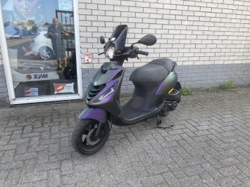GAVE PIAGGIO ZIP SP 45 4-TAKT MAT DRAGON BROM BJ2022 5000KM
