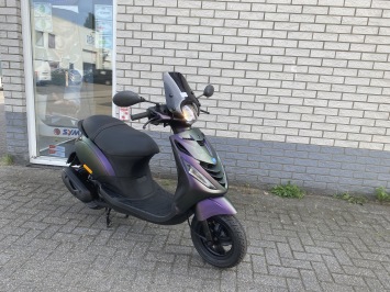 GAVE PIAGGIO ZIP SP 45 4-TAKT MAT DRAGON BROM BJ2022 5000KM