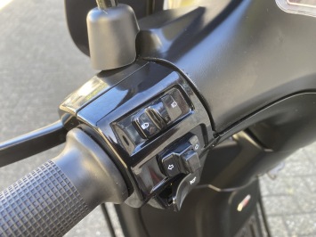 DIKKE VESPA SPRINT S 45KM 4-TAKT BROM MAT BLACK 9.000KM BJ2021