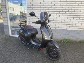 DIKKE VESPA SPRINT S 45KM 4-TAKT BROM MAT BLACK 9.000KM BJ2021