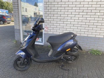 LEUKE PIAGGIO ZIP SP 45KM 4-T BROM MIDNIGHT BLEU BJ2009 9000KM