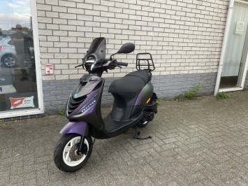 GAVE PIAGGIO ZIP SP 45KM BROM MAT DRAGON CAMELEON  BJ2014 9000KM