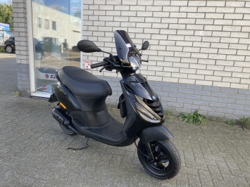 2-TAKT PIAGGIO ZIP SP LINE 45KM BROM MAT BLACK BJ2002 8000KM