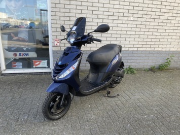 DIKKE PIAGGIO ZIP SP 45KM 4T MIDNIGHT BLEU BJ2017 10.000KM