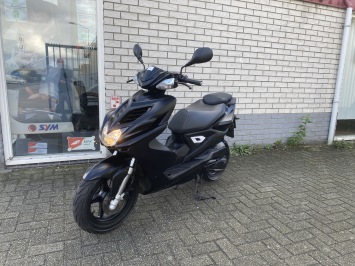 GAVE YAMAHA AEROX R 45KM BROM MAT BLACK BJ2015 7.000KM