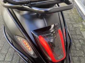 MOOIE VESPA SPRINT S 45KM BROM MAT ZWART BJ2020 8.000KM 4-TAKT