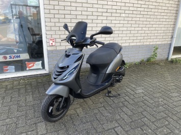 LEUKE PIAGGIO ZIP SP 45KM BROM MAT GREY BJ2019 9000KM